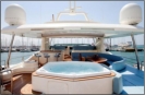 Sundeck jacuzzi