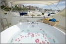 Sundeck jacuzzi